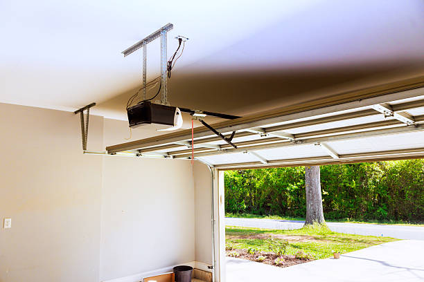 Top rated local Garage Door Panel Replacement specialists in Poplarville, MS